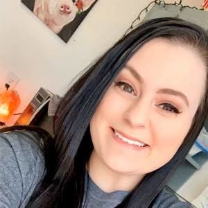 Meet your Posher, Cecily